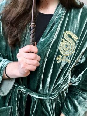 Pottery Barn Harry Potter Teen/Youth Emerald Green & Gold Velvet Slytherin Robe